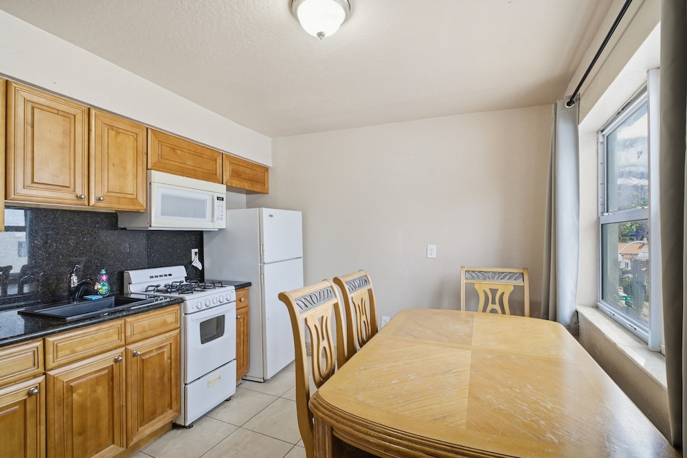La Terrace Oceanfront 35/50