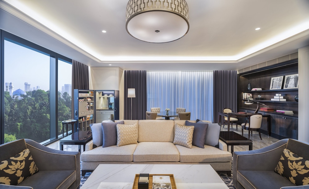 THE ST. REGIS KUALA LUMPUR 54/72