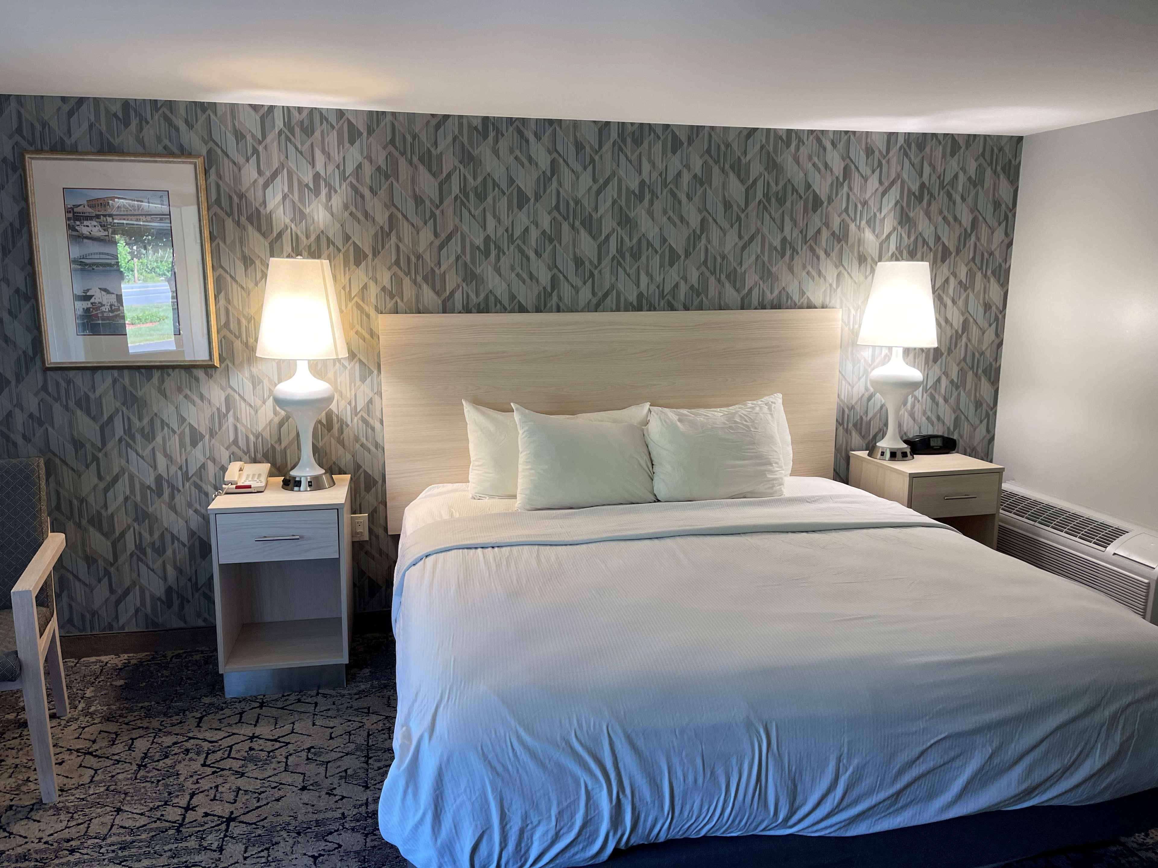 Space, King Bed