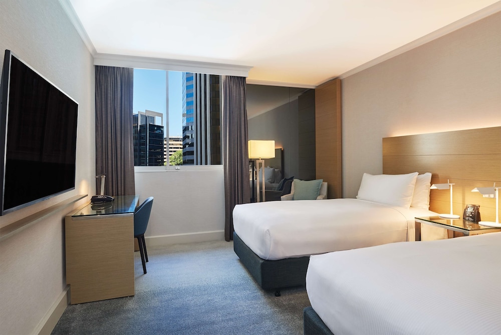 Parmelia Hilton 12/65