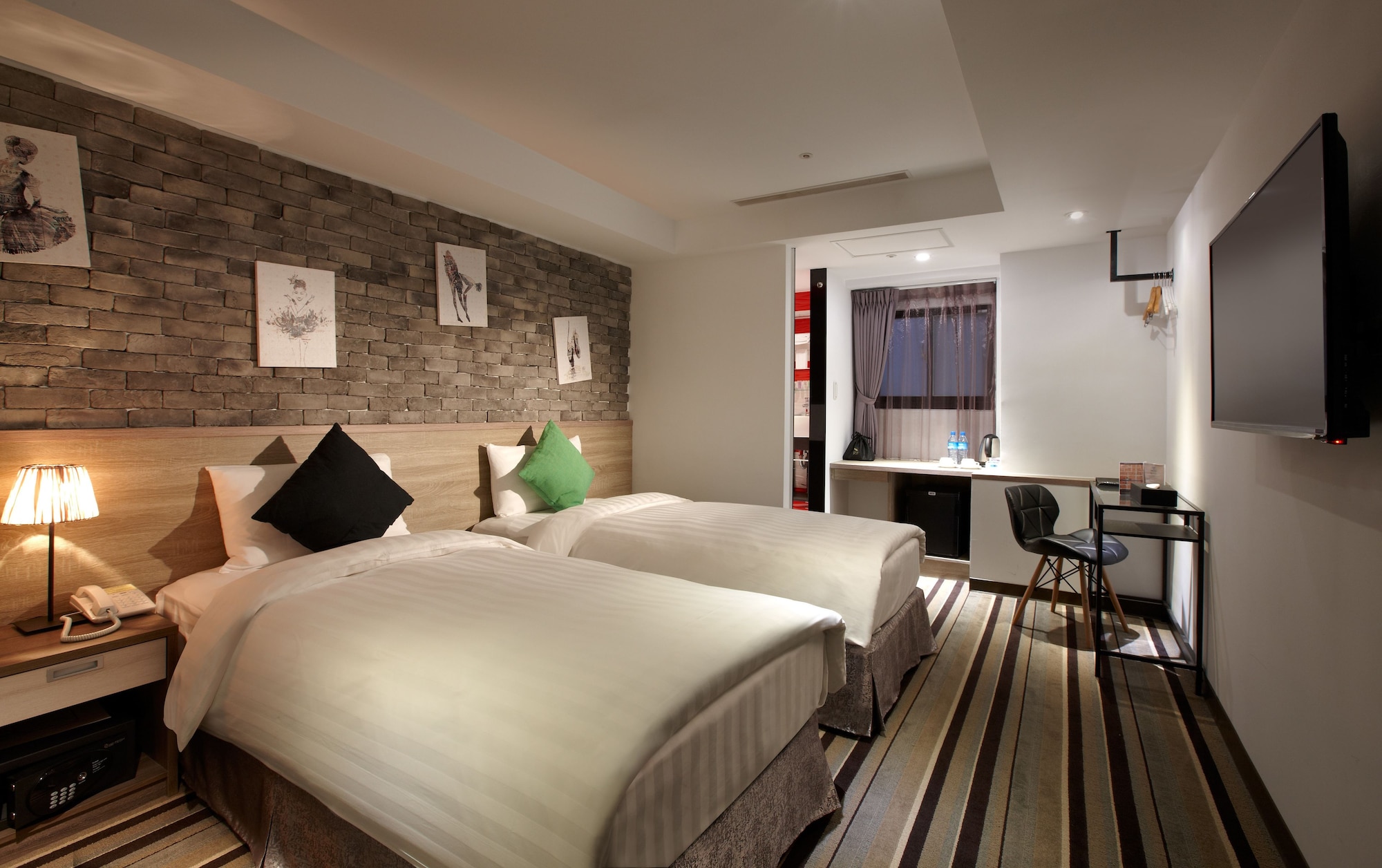 BUSINESS, TWIN BEDS