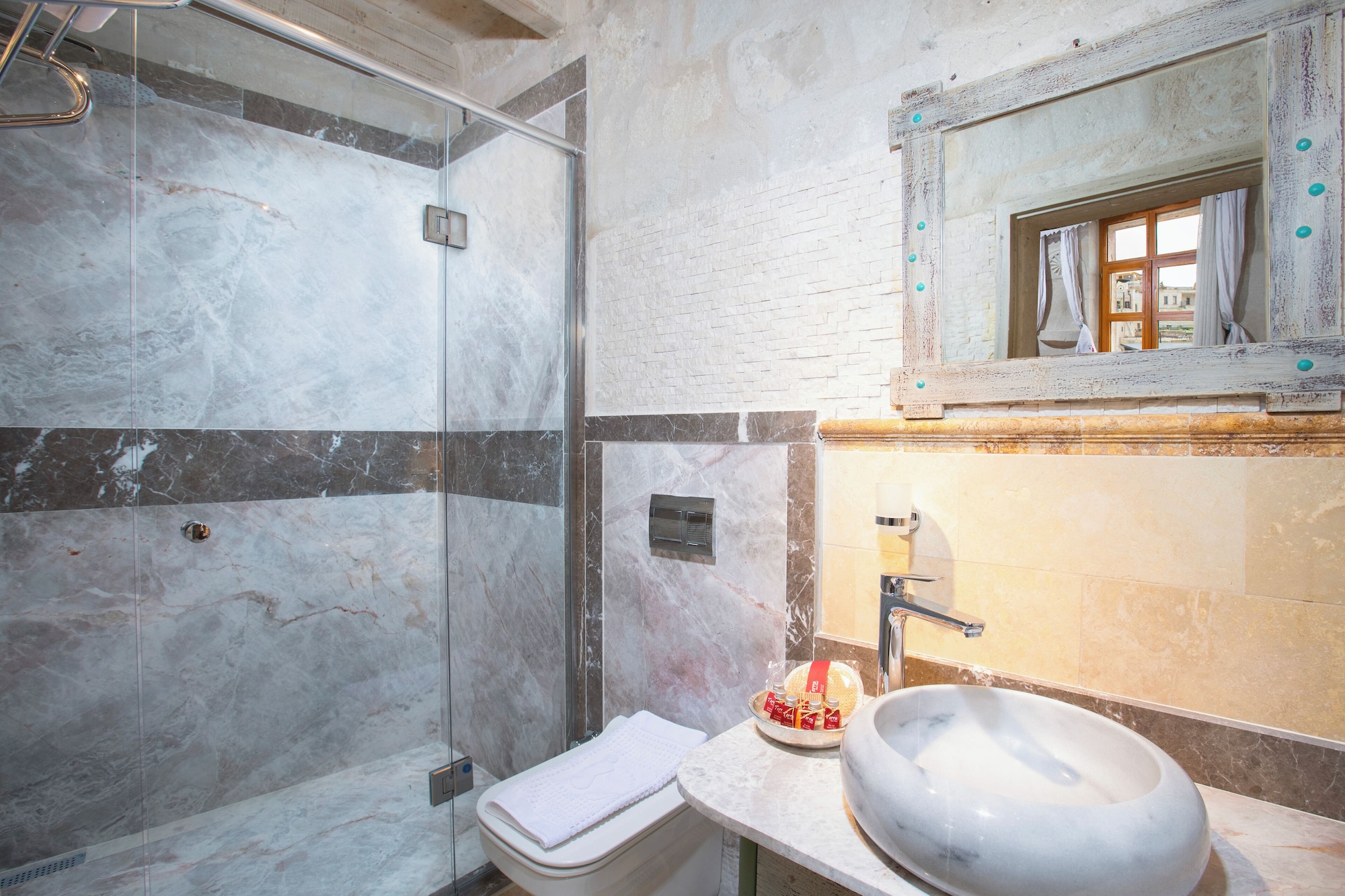 Stone, Suite, King Bed, Queen Bed، Terra Cave Hotel 4/4