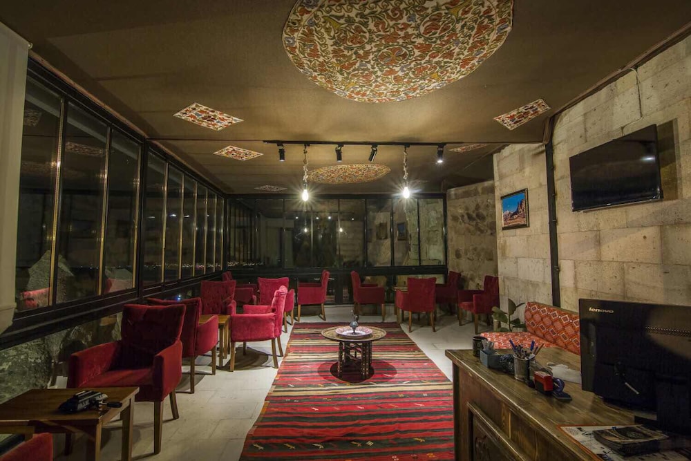 Caldera Hotel 65/77