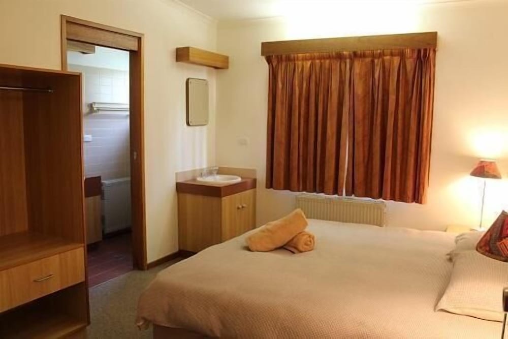 Boonoona Ski Lodge 25/50
