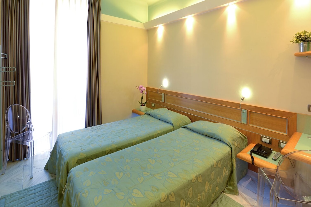 SUPERIOR, TWIN BEDS