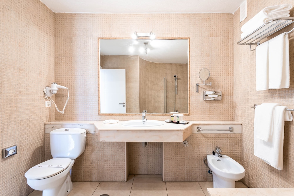 1 Bedroom, Apartment, Queen Bed, Ocean View, Sofa, Ramada Residences by Wyndham Tenerife Costa Adeje 3/4