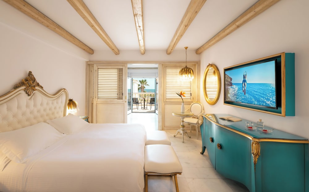 FAMILY ROOM SEA VIEW