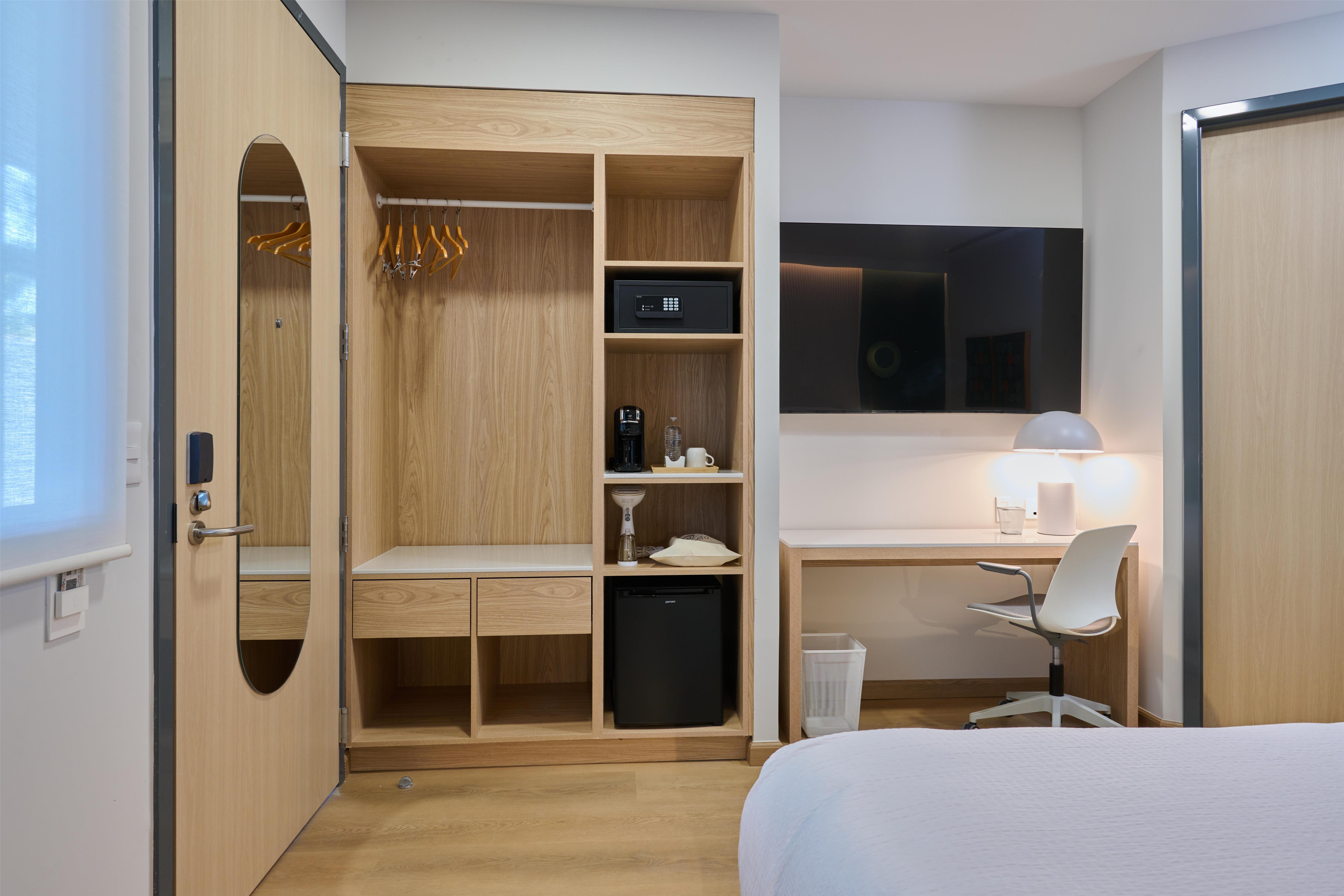 Room, King Bed, Accessible