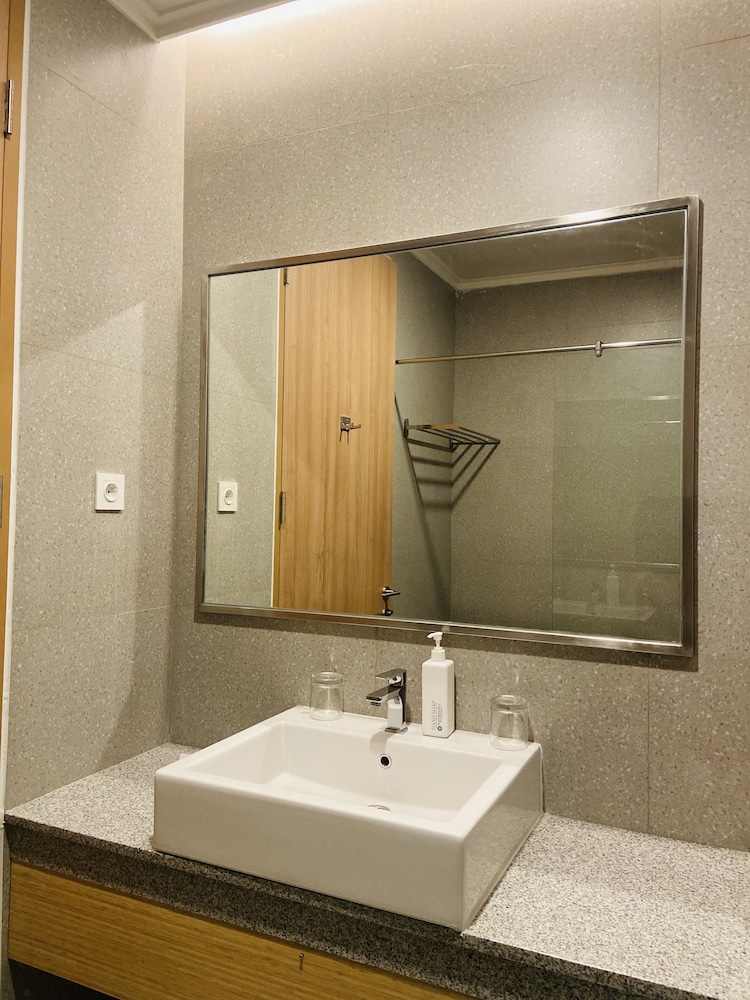 Kambaniru Beach Hotel and Resort 48/49