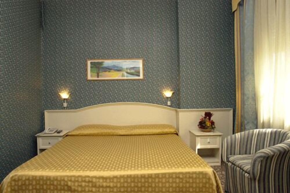 Hotel Vittoriano 8/40
