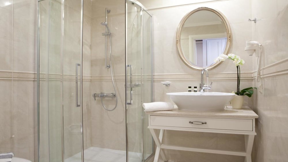 Royal Nidri Hotel & Apartments 14/15