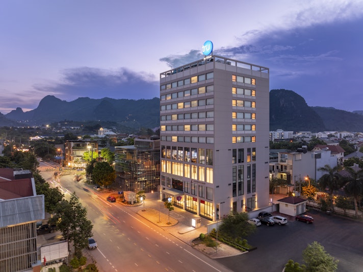 Tru by Hilton Hoa Binh City Centre 1/21