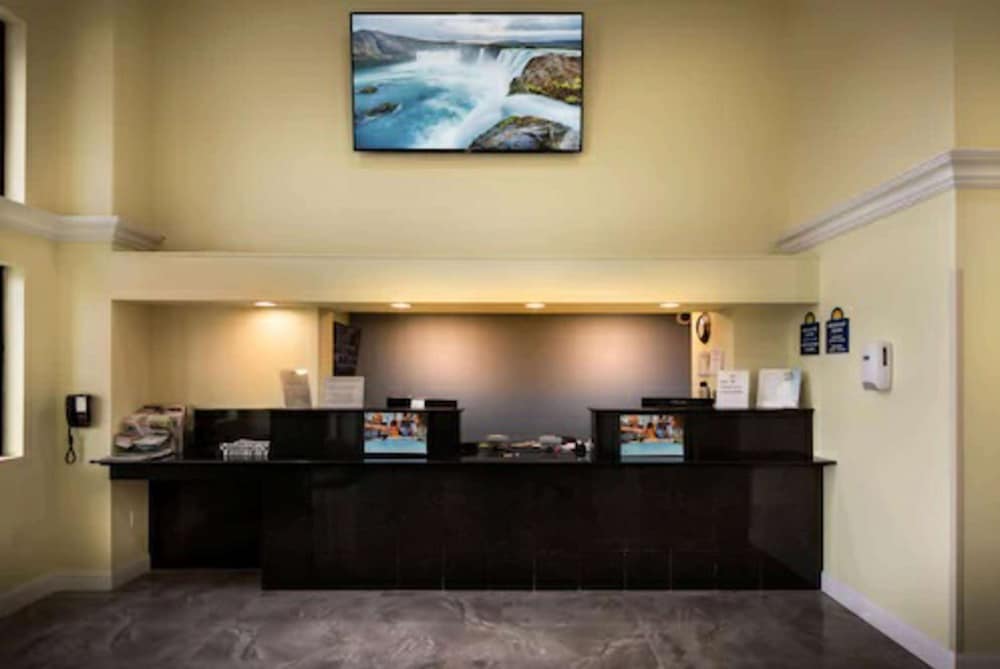 Days Inn by Wyndham Wayne 5/23