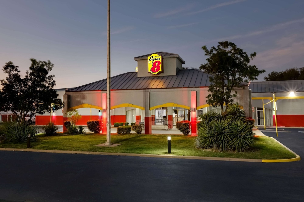 Super 8 By Wyndham Ft Stockton 1/45