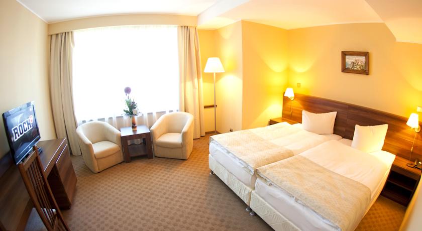 Grand Hotel 10/20