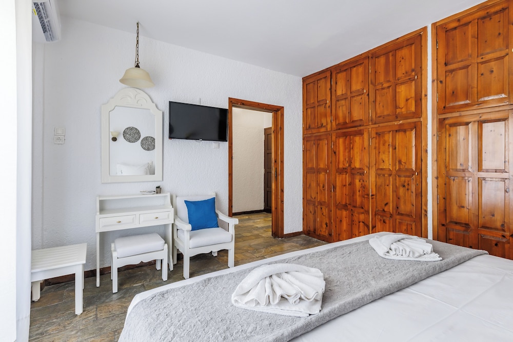 2 BEDROOMS, FAMILY SUITE