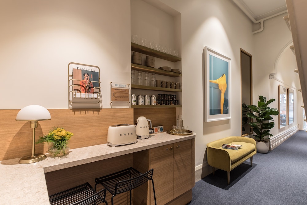 The Jensen Potts Point 42/50