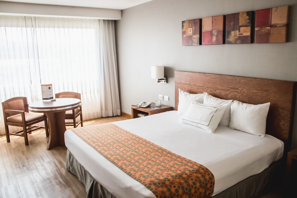 Hotel Mirage 13/68