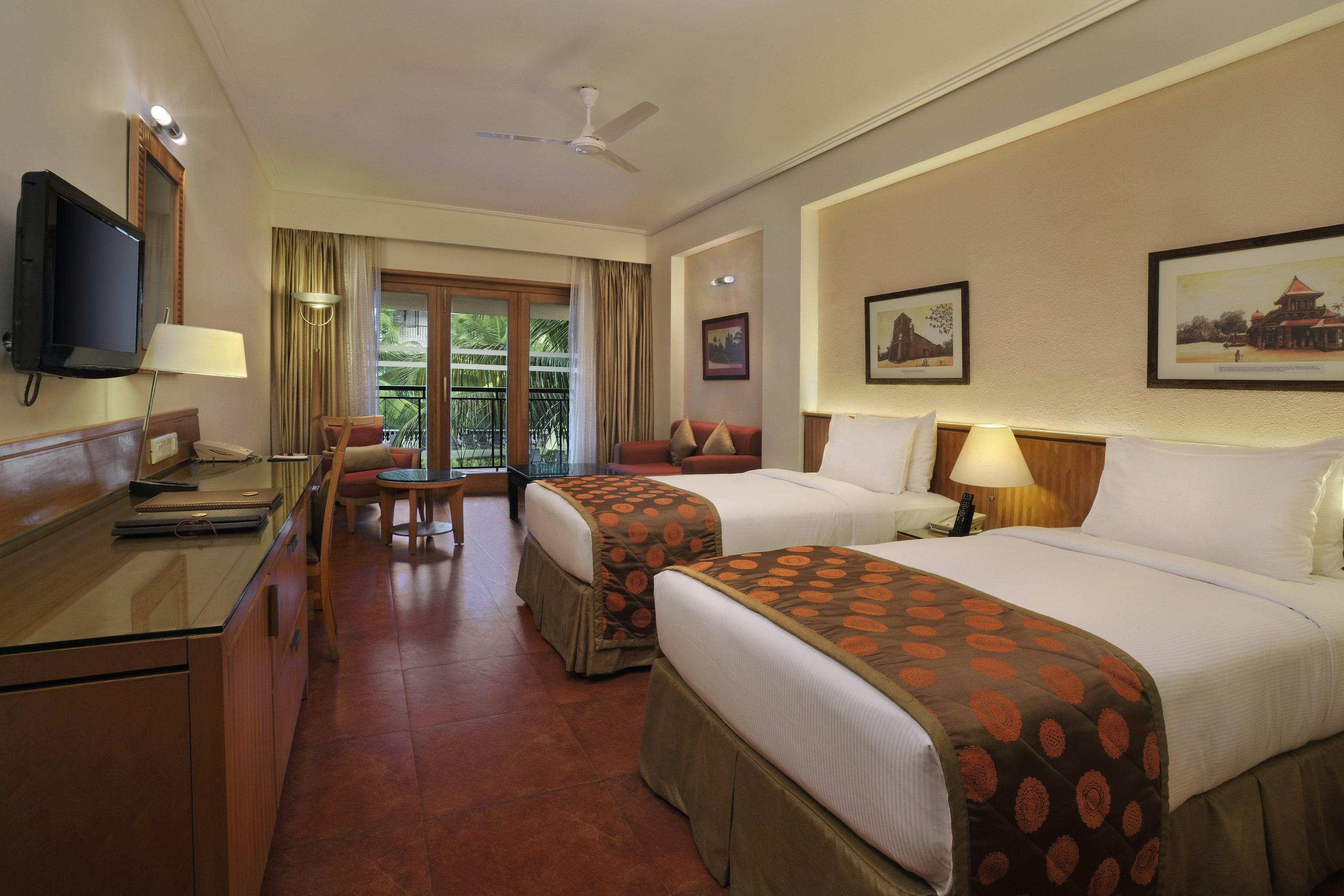 DELUXE, TWIN BEDS, POOL VIEW