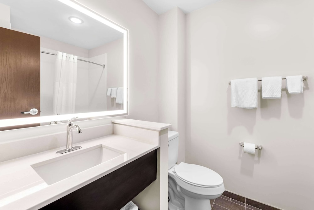 جناح بسريرين كوين مع أريكة، Sleep Inn & Suites Pigeon Forge - Downtown 4/5