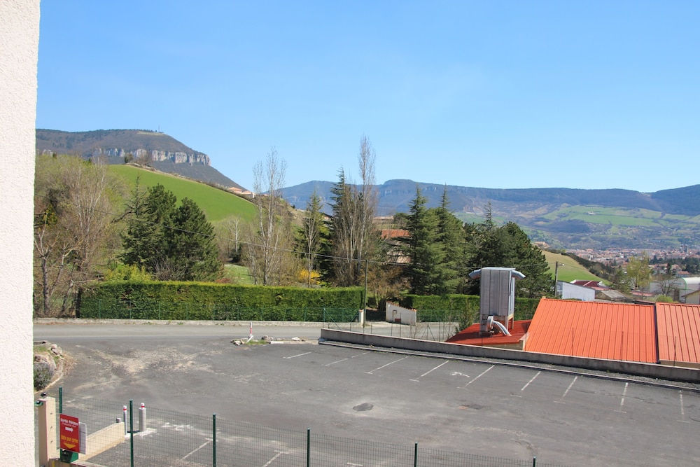 Hôtel du Bowling de Millau 52/68