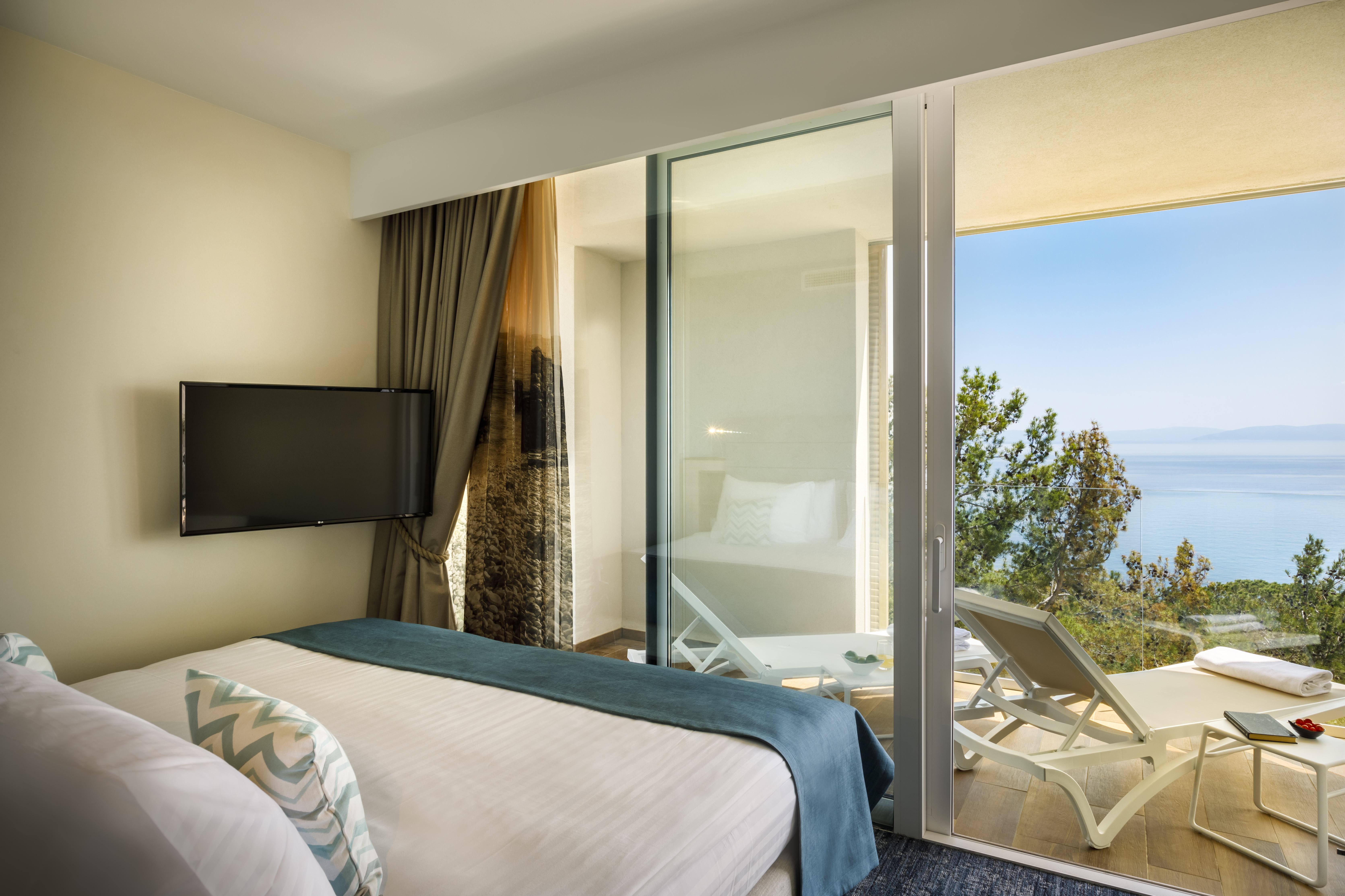 2 Bedrooms, Family Suite, Sea View, Balcony or Terrace