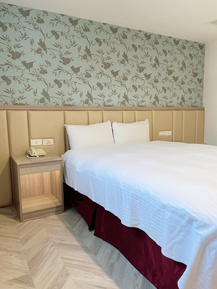 Toong Mao Evergreen Hotel 10/40