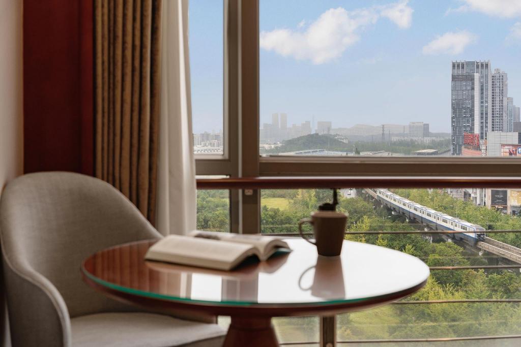 Rezen Kingtown Hotel (Chongqing Liangjiang New District) 33/58