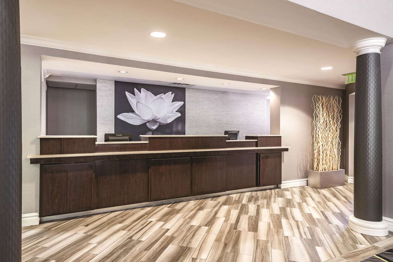 La Quinta Inn & Suites by Wyndham Univ Area Chapel Hill 13/67