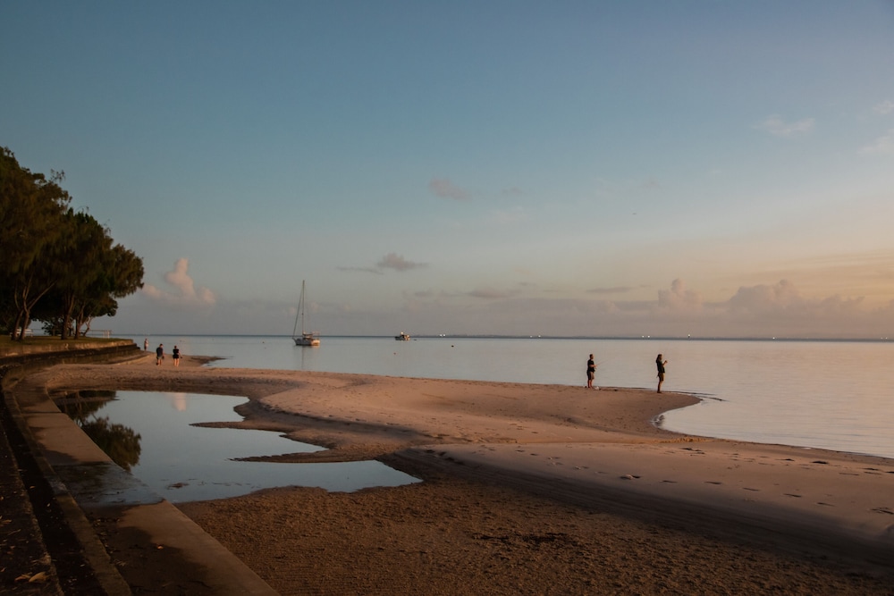 ON THE BEACH RESORT BRIBIE ISLAND 41/50