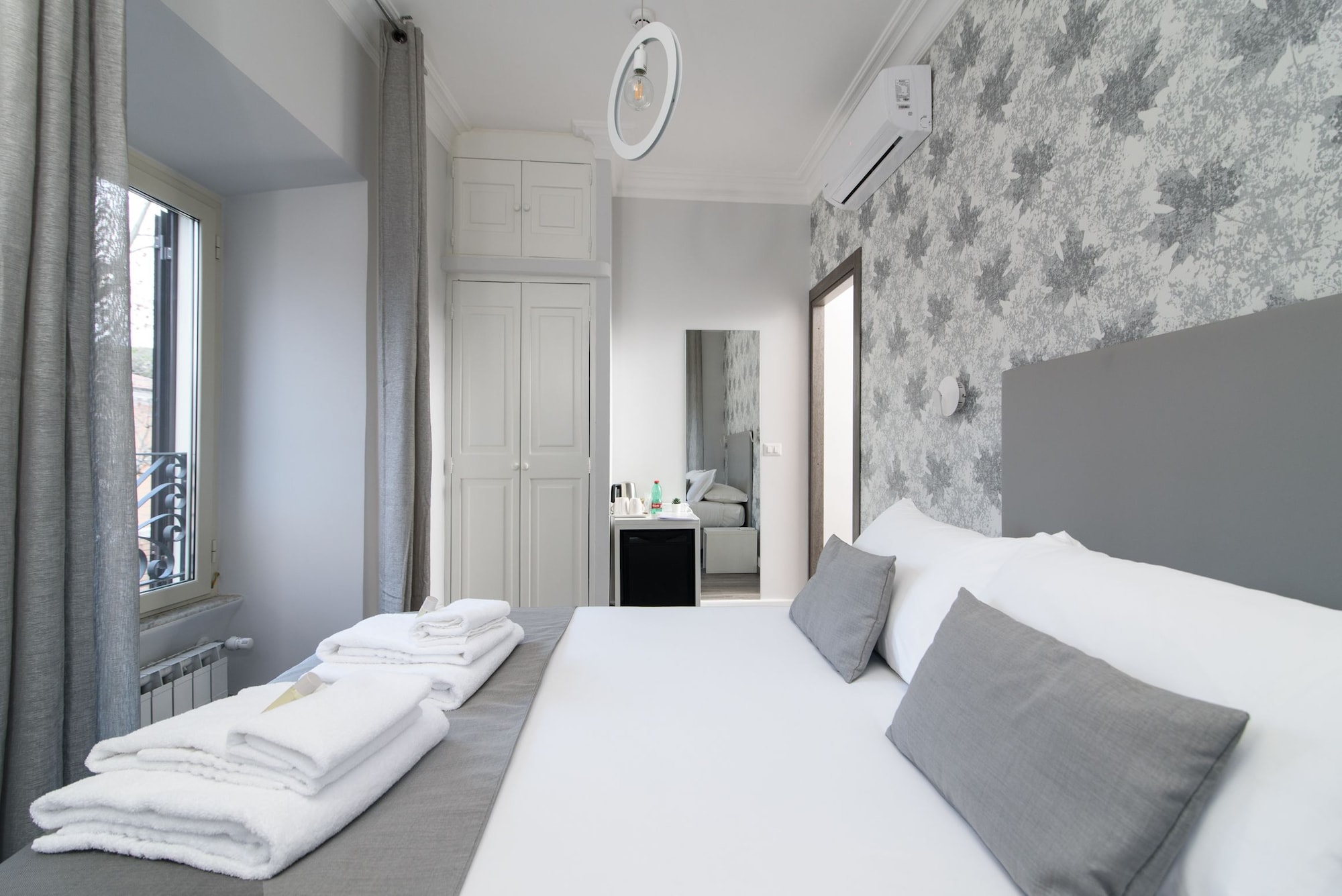 ROOM, TRIPLE