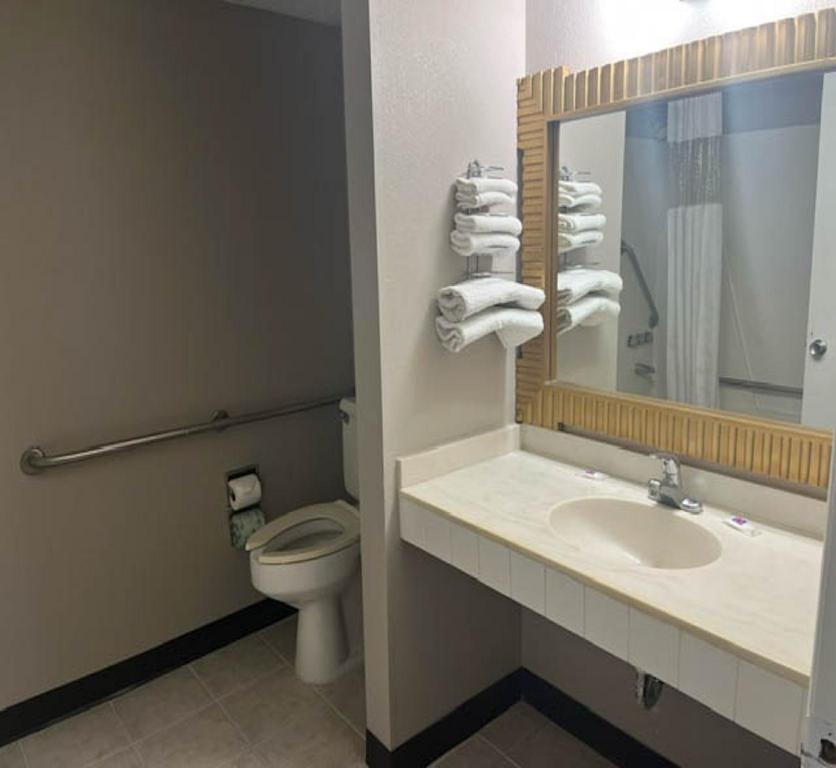 Motel6 Williamstown, WV 18/19
