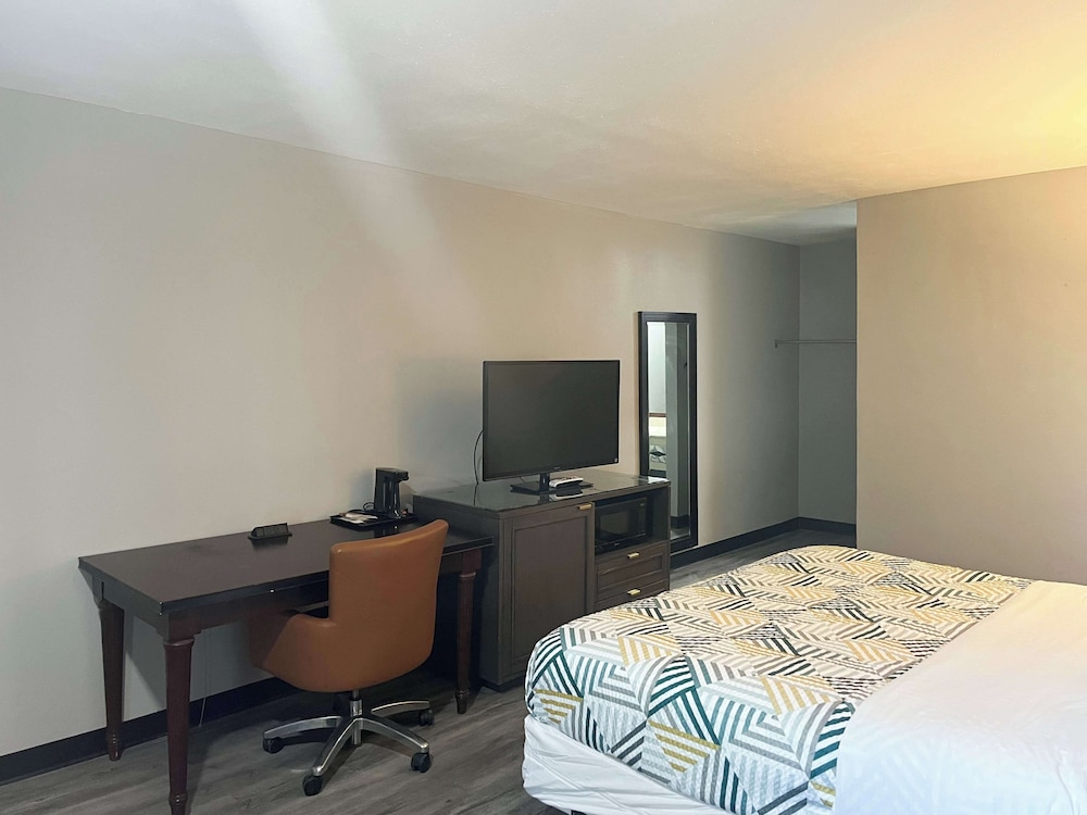 Studio6 Borger, TX – Boom Town 29/36