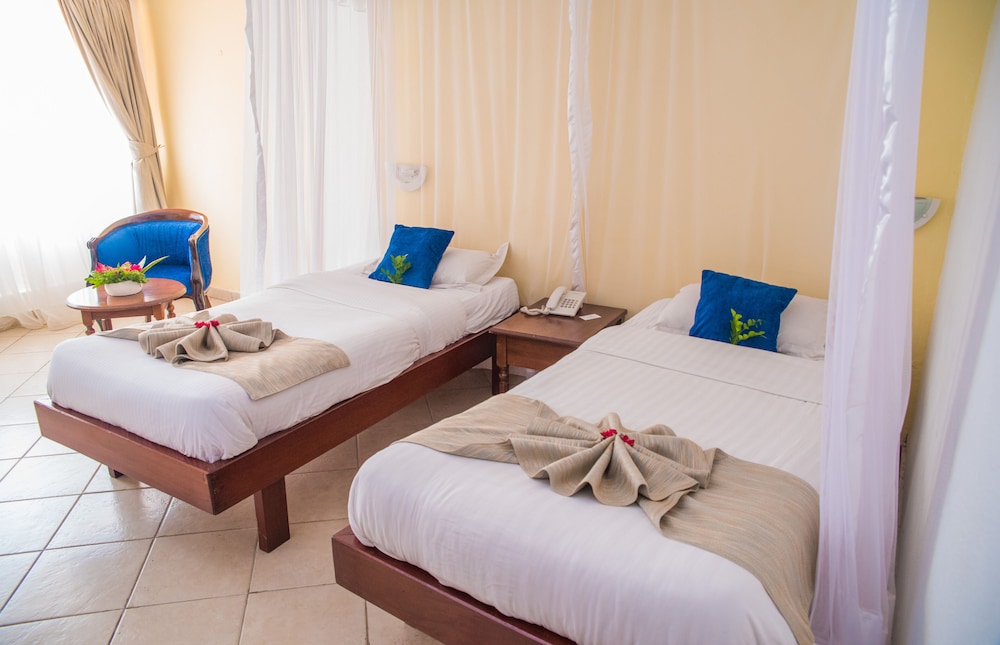Nyali Beach Holiday Resort 6/48