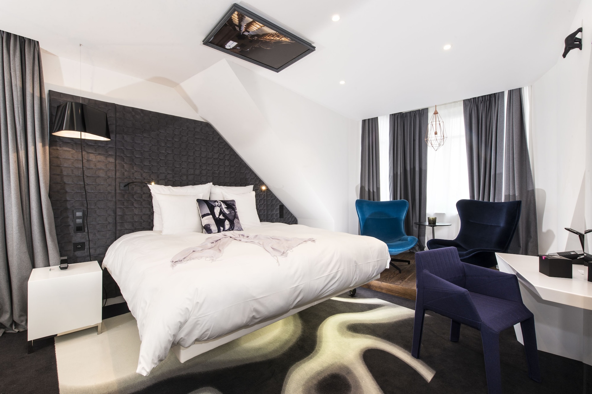 Magic, Suite, King Bed, Sofa
