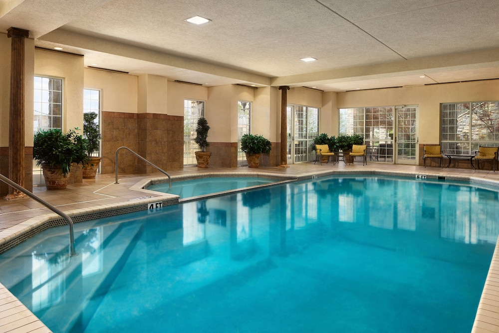 Chateau On the Lake Resort Spa And Convention Centre 5/66