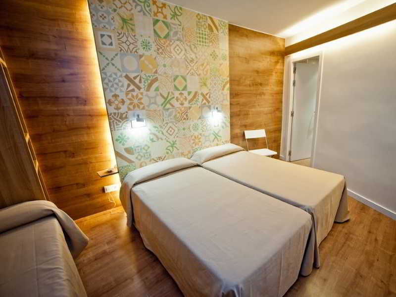 Hostal Marenostrum 18/58