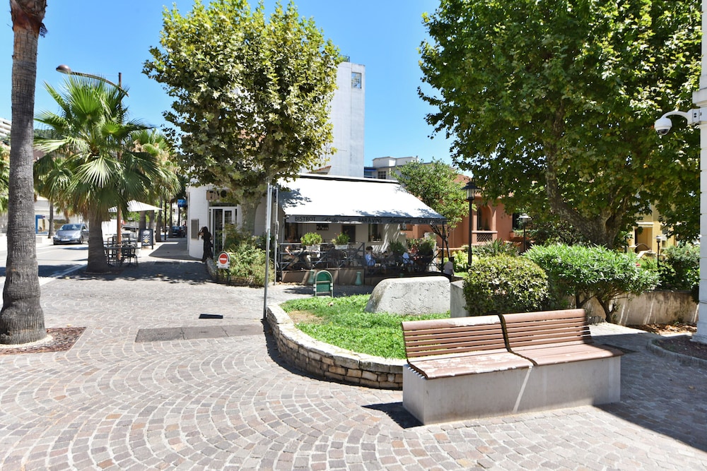 Zenitude Hotel-Residences Le Cannet 44/50
