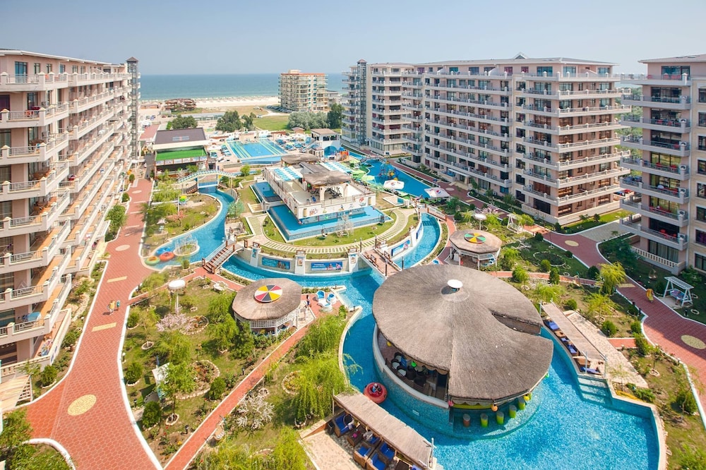 Phoenicia Holiday Resort 26/33