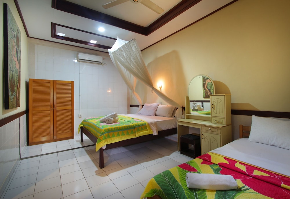 Hotel Jati And Home Stay 44/71