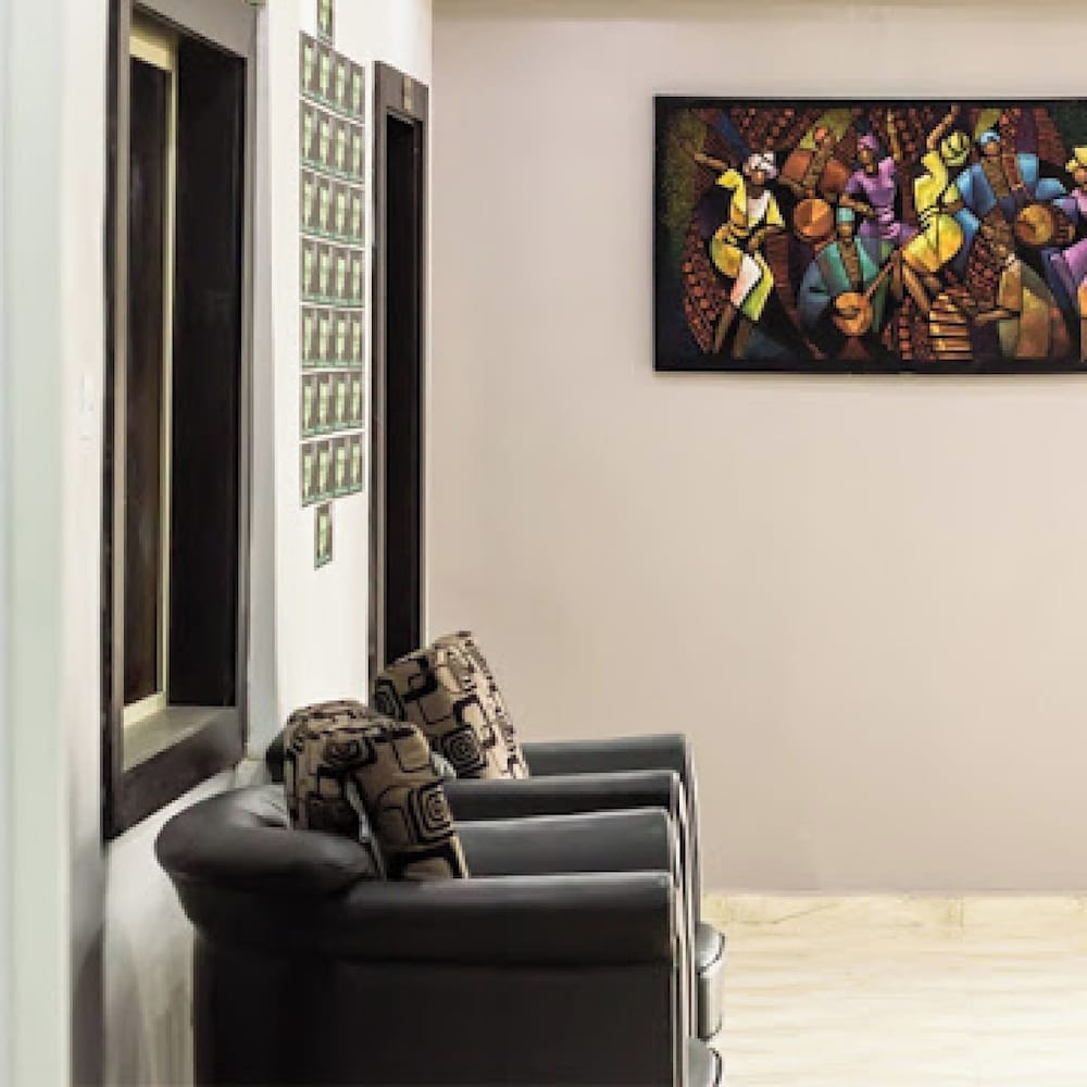 Oragon Hotel and Suites 30/46