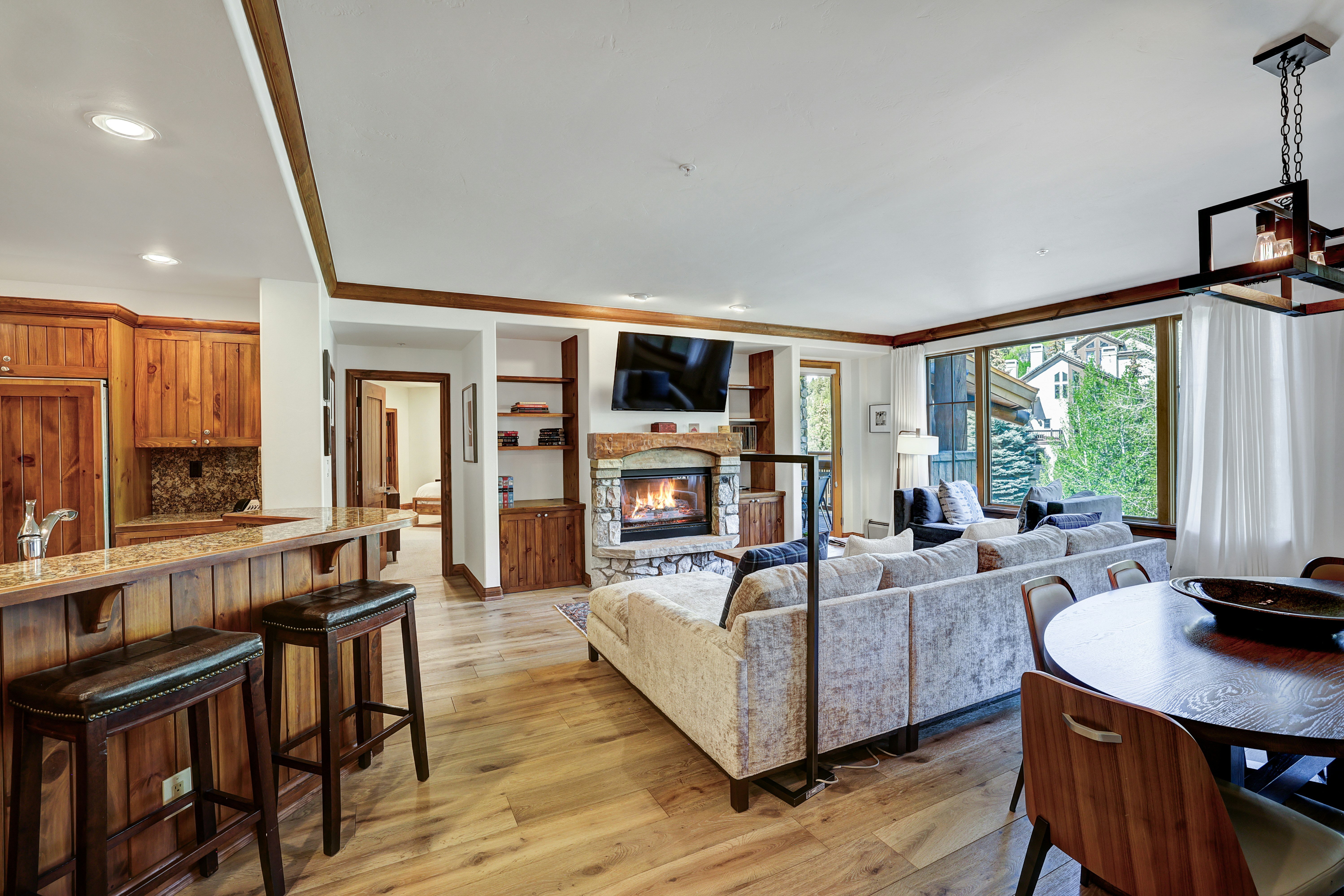 Elkhorn Lodge 24/33