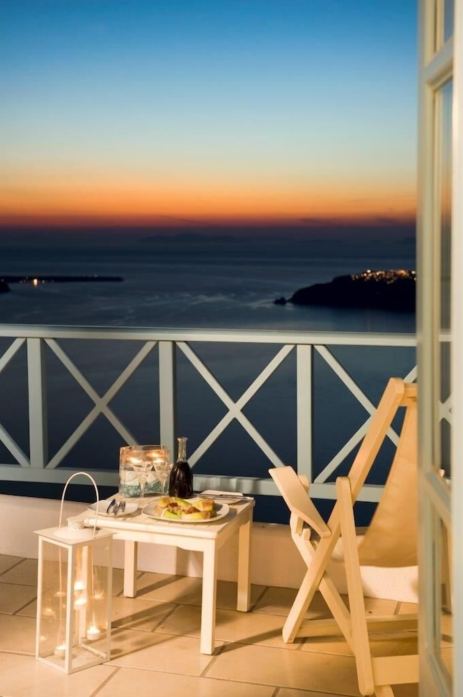 Absolute Bliss Imerovigli Suites 58/63