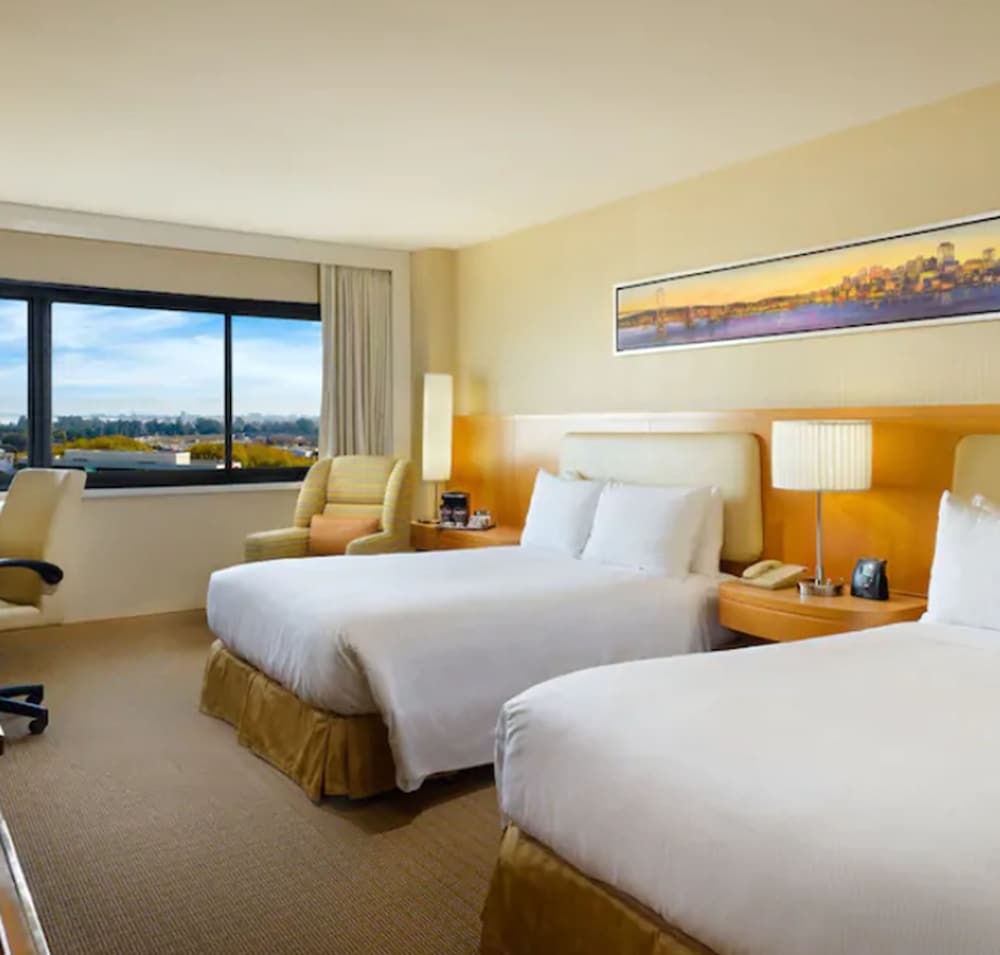 Hilton San Francisco Airport Bayfront 12/69