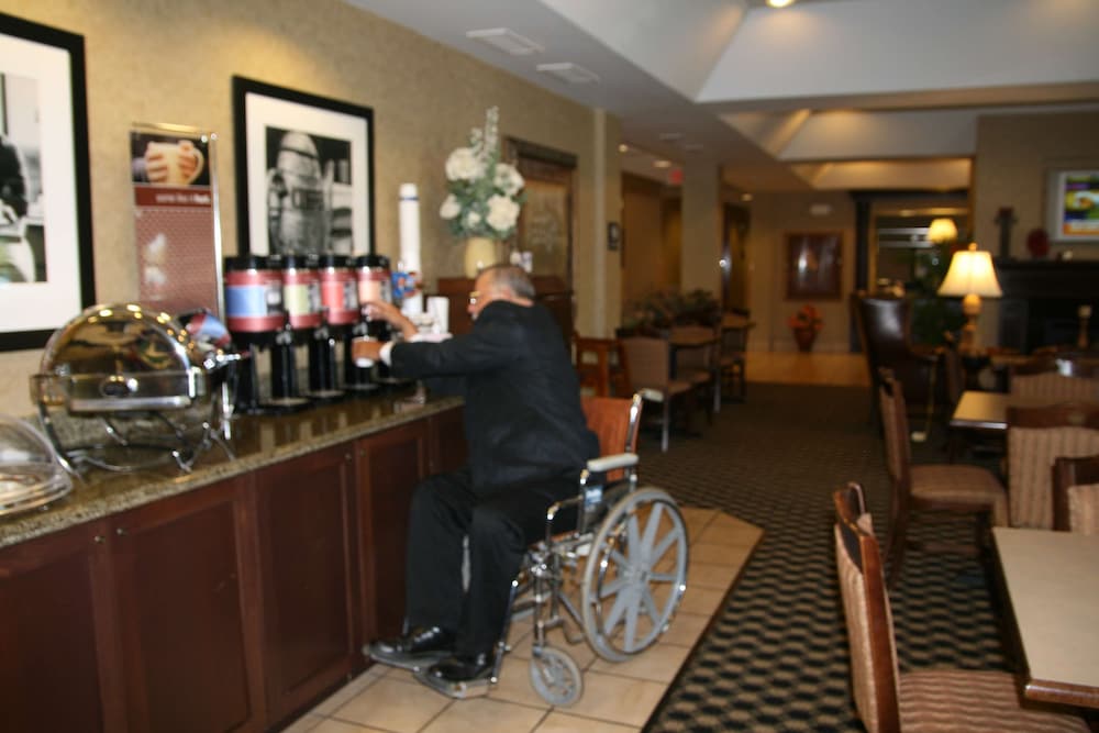 Hampton Inn Marshall, MI 29/40