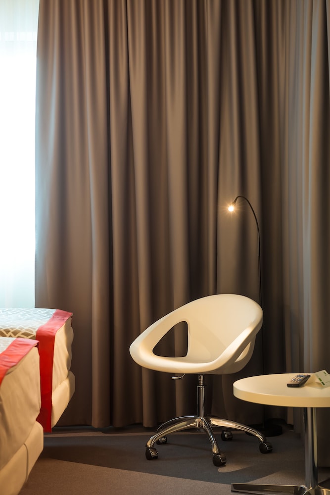 Holiday Inn Vilnius 64/72