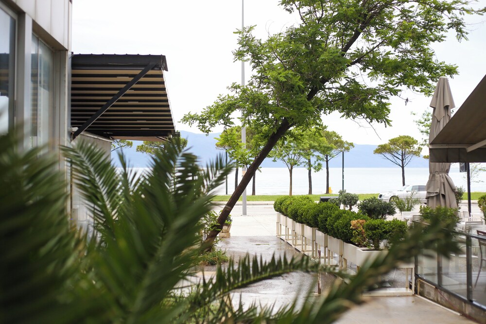 Mare Blu Hotel Bar 41/46