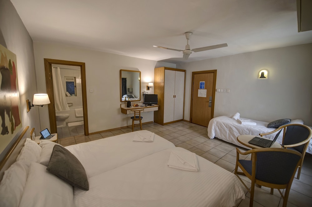 Sliema Chalet Hotel 13/32