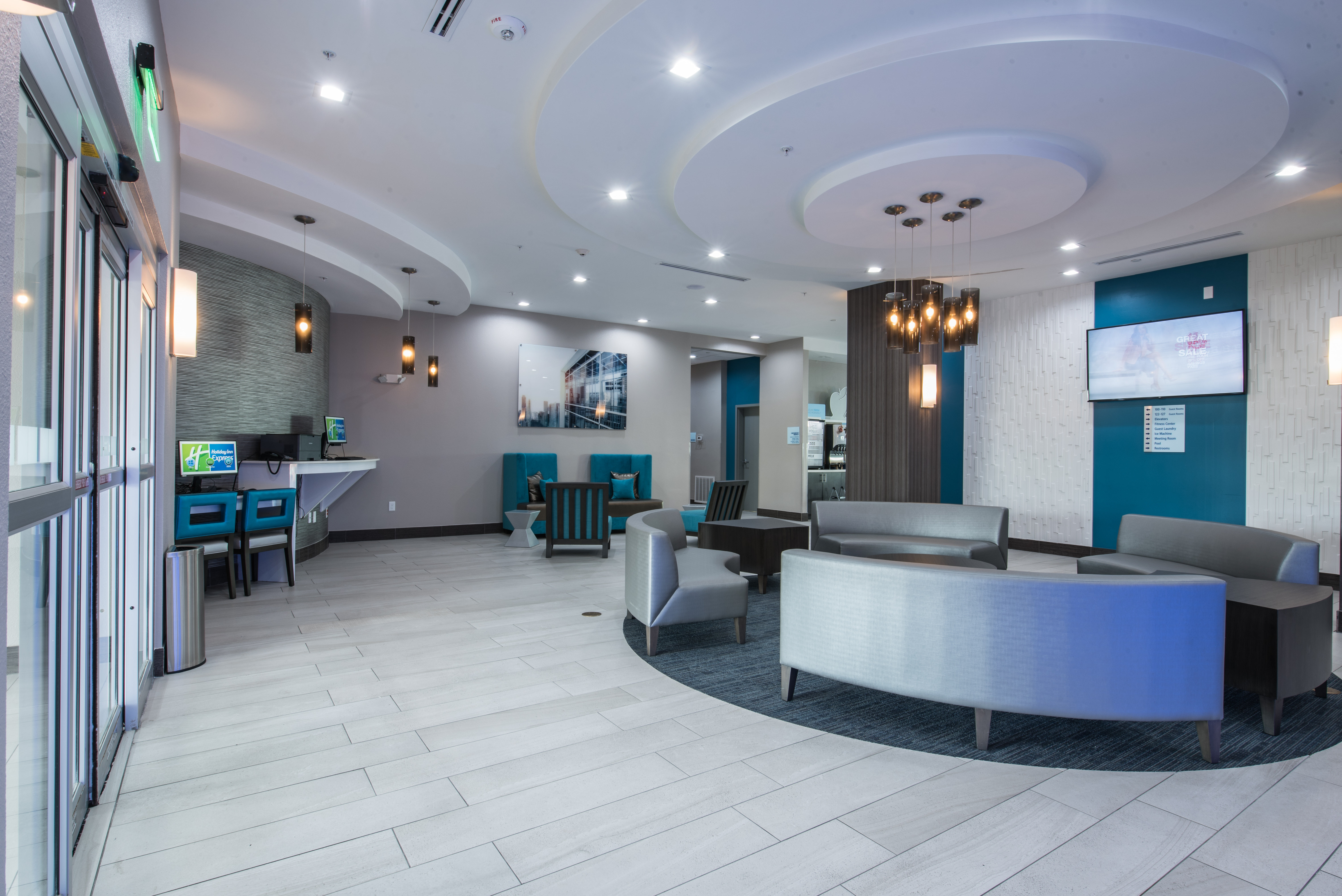 Holiday Inn Express Suites Houston Se Airport Area 10/71