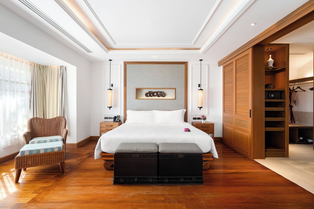 DELUXE, VILLA, BEACH FRONT, PLUNGE POOL